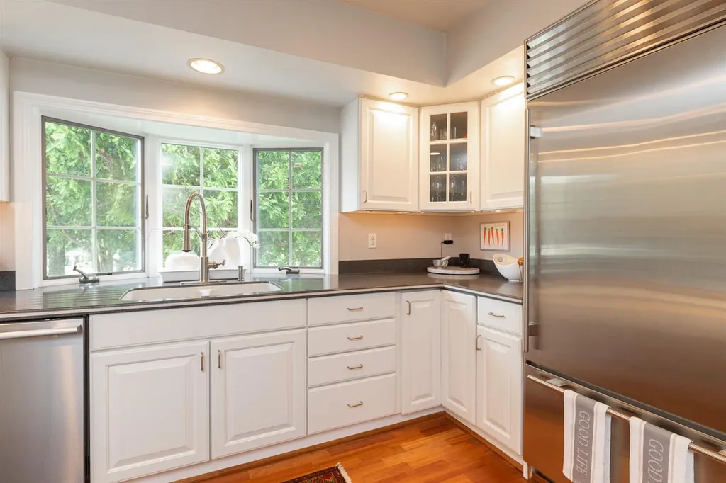 10 Locust Street South Hampton NH 03827