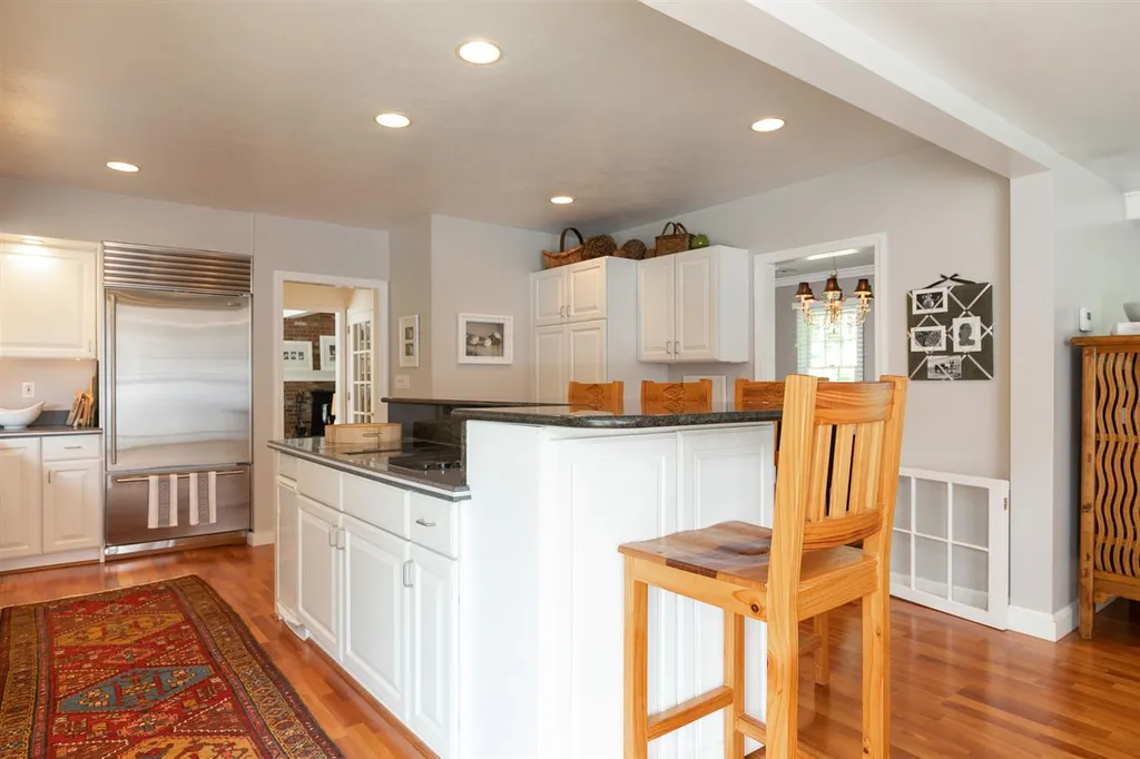 10 Locust Street South Hampton NH 03827