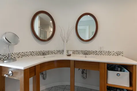 10 Locust Street South Hampton NH 03827