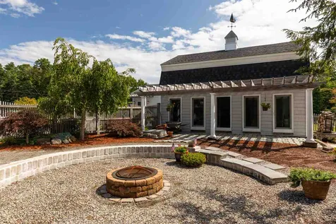 10 Locust Street South Hampton NH 03827