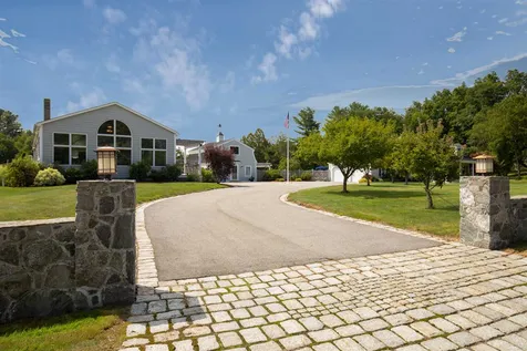 10 Locust Street South Hampton NH 03827