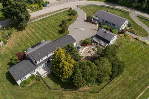 10 Locust Street South Hampton NH 03827