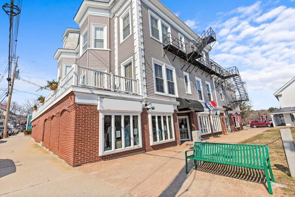 25 N Main Street Wolfeboro NH 03894