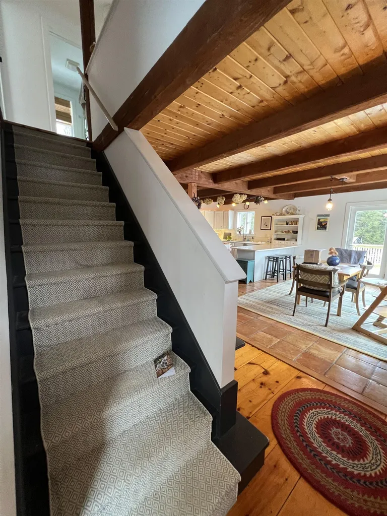 140 Algonquin Road Enfield NH 03748