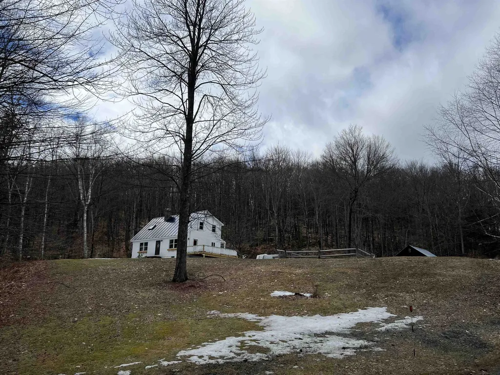 140 Algonquin Road Enfield NH 03748