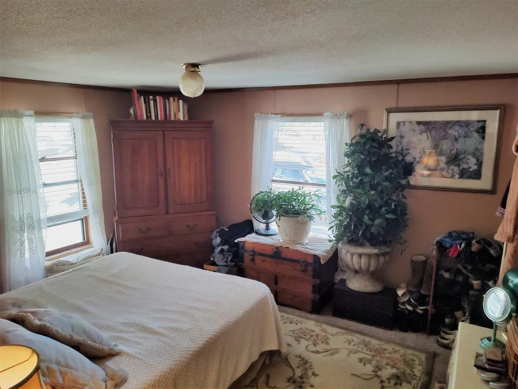 20 Black Bear Road Tamworth NH 03886
