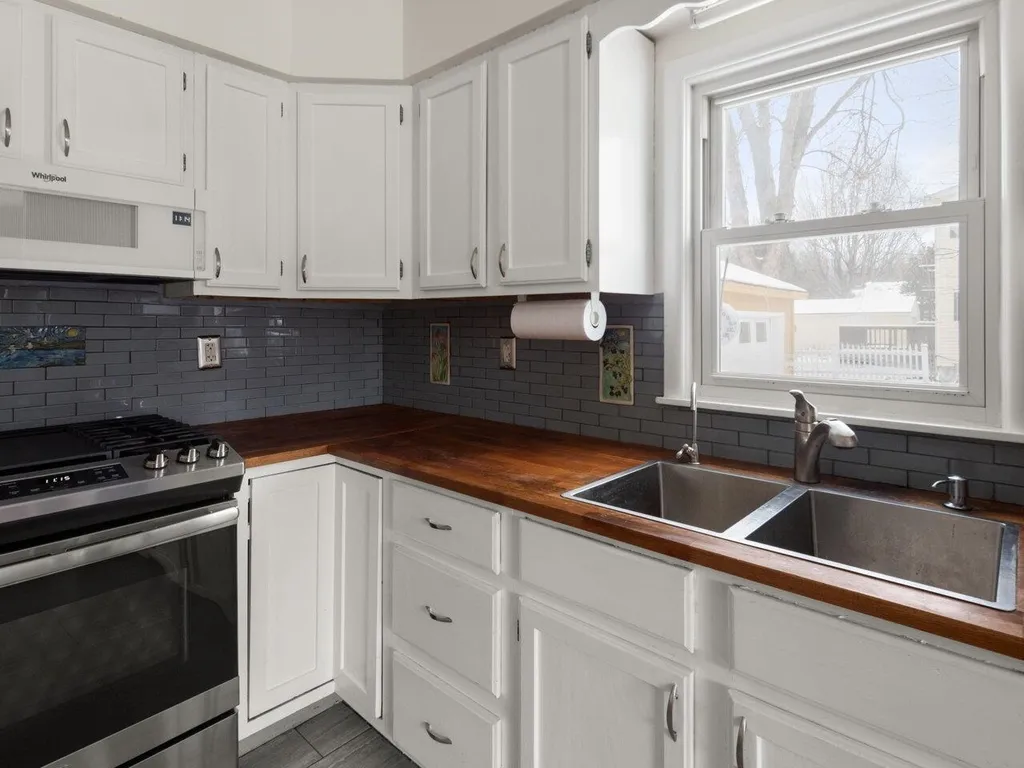 5 Hardy Avenue Burlington VT 05408