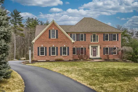 6 Connie Court Bedford NH 03110
