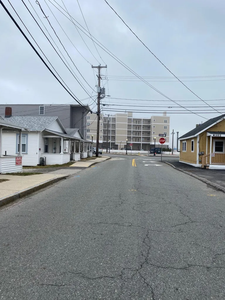 8 Island Path Hampton NH 03842