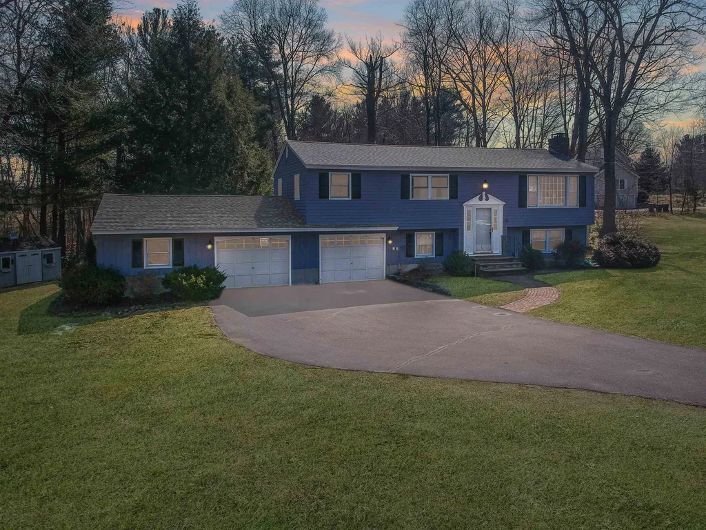 25 Ashwood Avenue Salem NH 03079