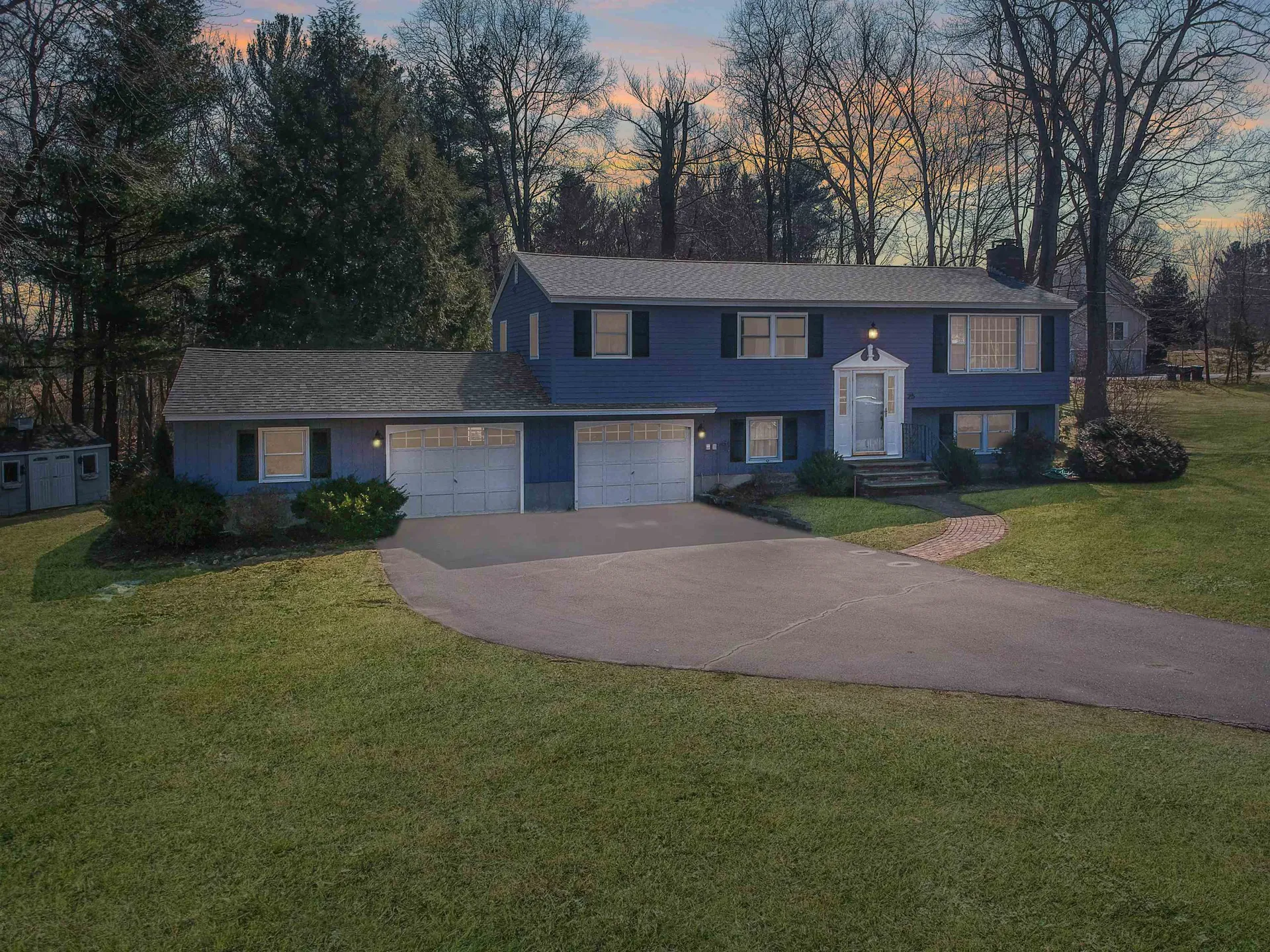 25 Ashwood Avenue Salem NH 03079