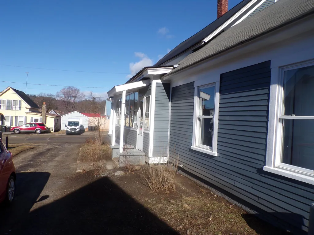 168 Franklin Street Franklin NH 03235