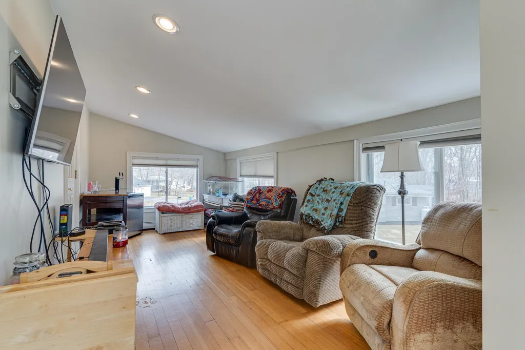 18 Birch Drive Dover NH 03820