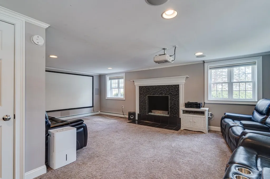 18 Birch Drive Dover NH 03820