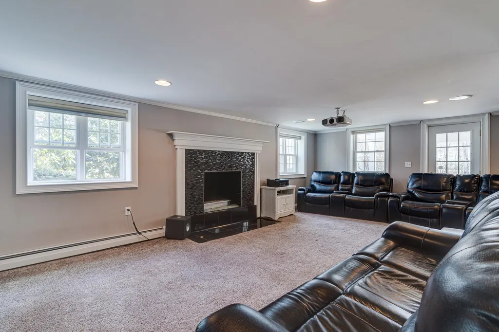 18 Birch Drive Dover NH 03820