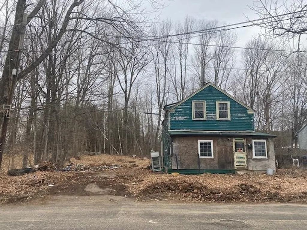 82 Orange Street Farmington NH 03835