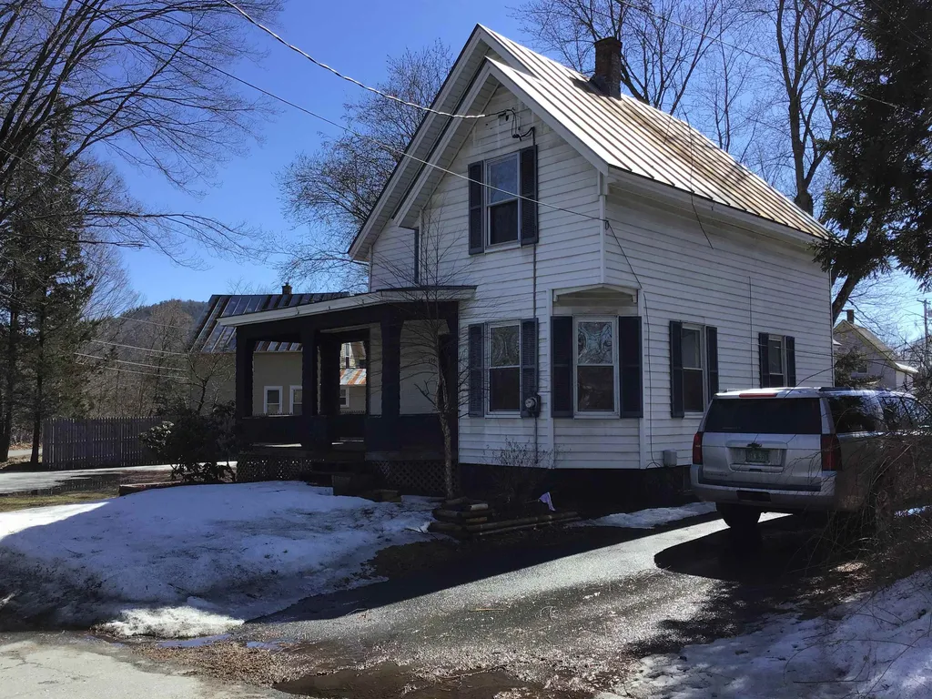 136 Horseshoe Avenue Hartford VT 05001
