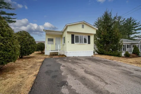 9 Mapleshade Drive Nashua NH 03062
