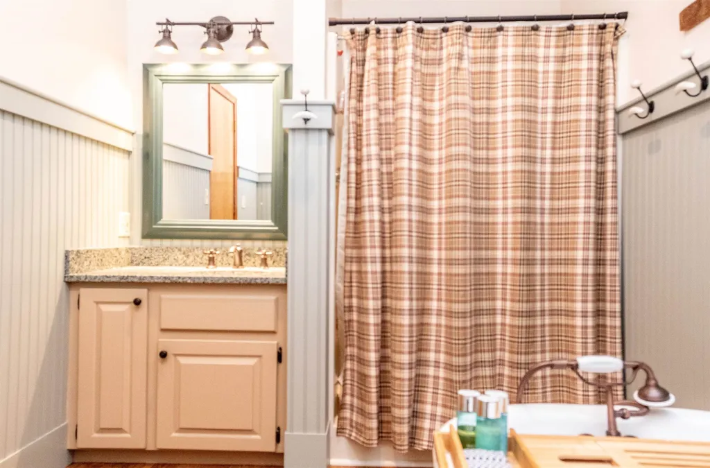 13 Meaders Point Road New Durham NH 03855