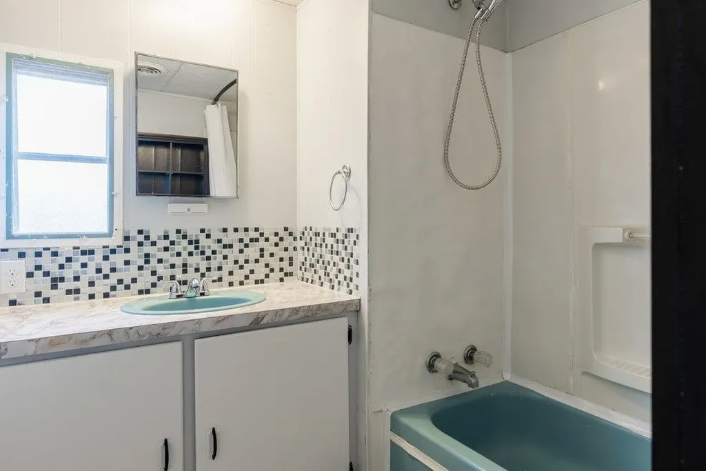 108 Sherwood Glen Somersworth NH 03878