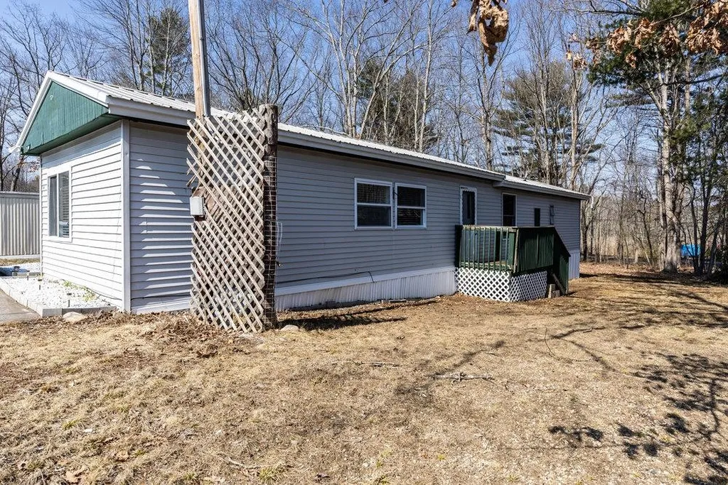 108 Sherwood Glen Somersworth NH 03878