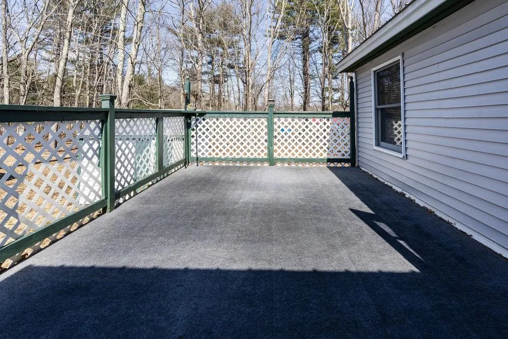 108 Sherwood Glen Somersworth NH 03878
