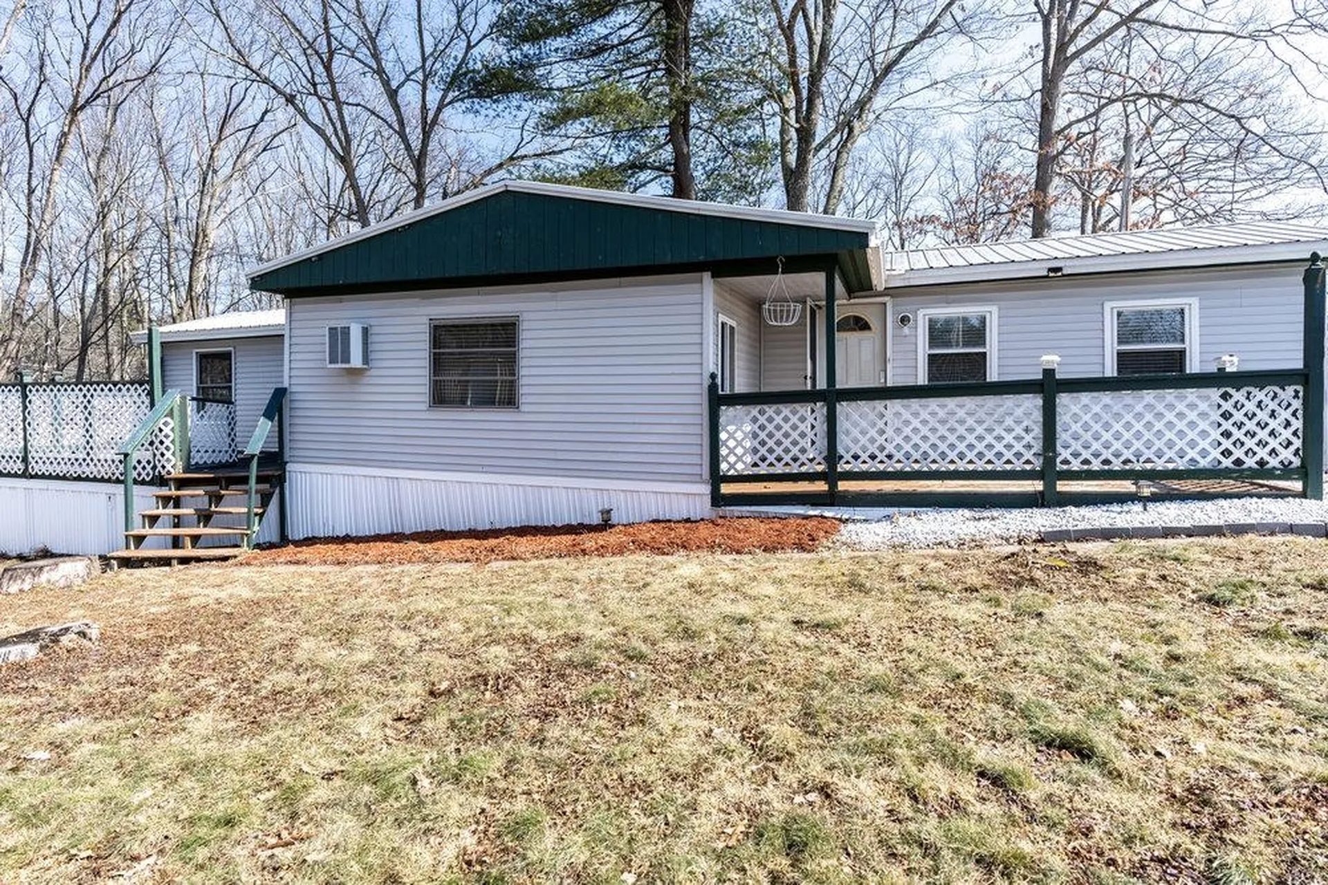 108 Sherwood Glen Somersworth NH 03878