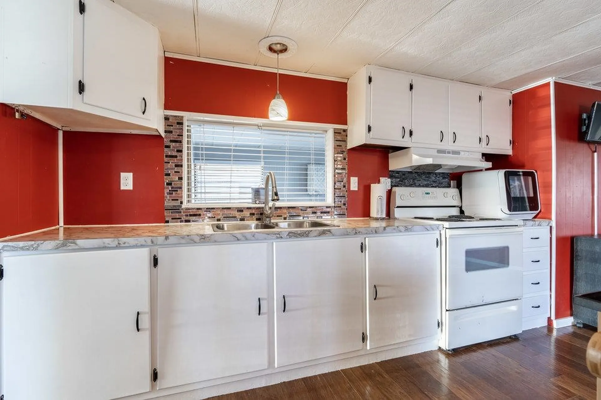108 Sherwood Glen Somersworth NH 03878