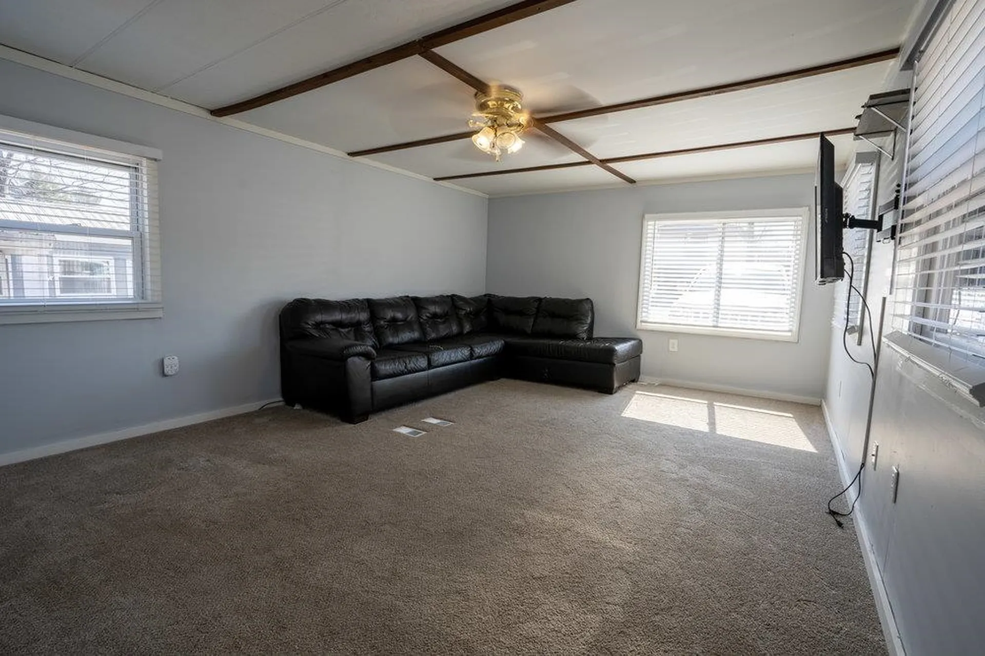 108 Sherwood Glen Somersworth NH 03878