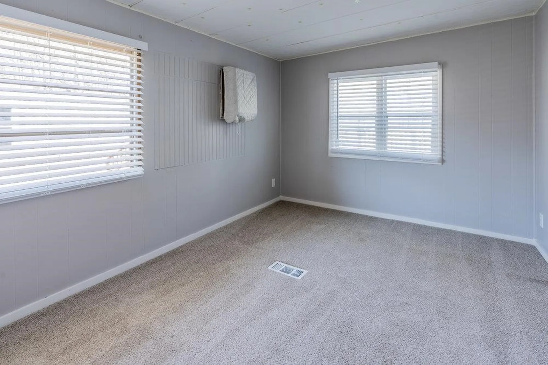 108 Sherwood Glen Somersworth NH 03878