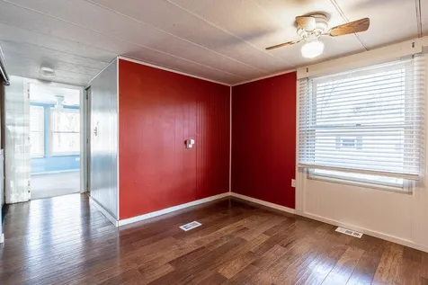 108 Sherwood Glen Somersworth NH 03878