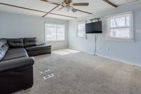 108 Sherwood Glen Somersworth NH 03878