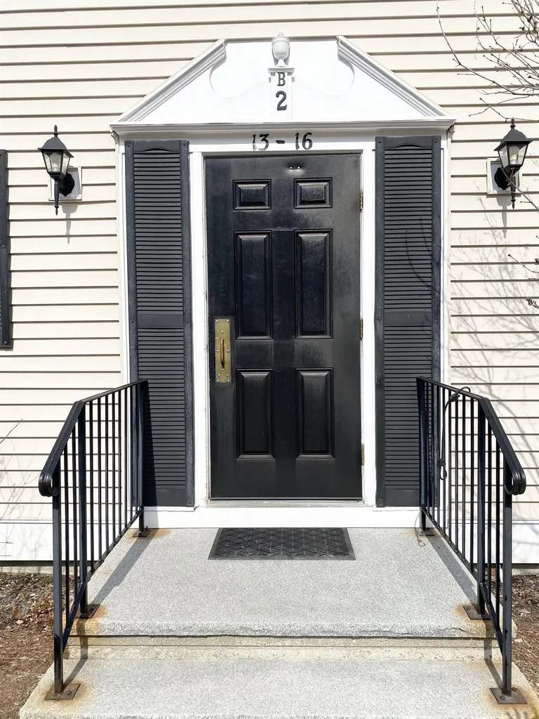 16 Willow Spring Circle Hanover NH 03755