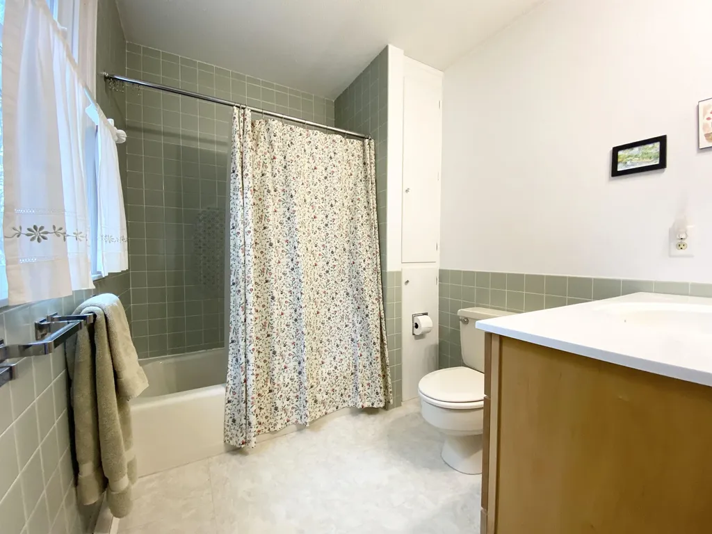 16 Willow Spring Circle Hanover NH 03755