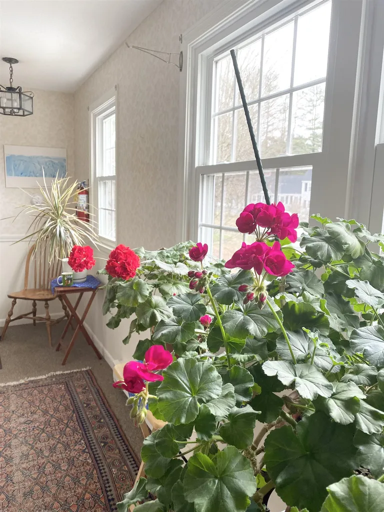 16 Willow Spring Circle Hanover NH 03755