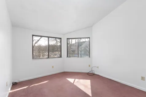 10 Kellogg Road Essex VT 05452