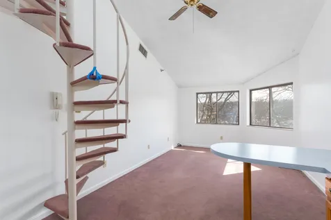 10 Kellogg Road Essex VT 05452