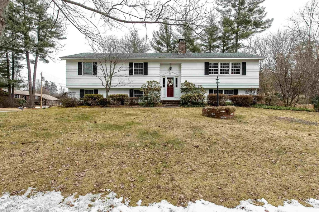2 Vinewood Lane Rochester NH 03867