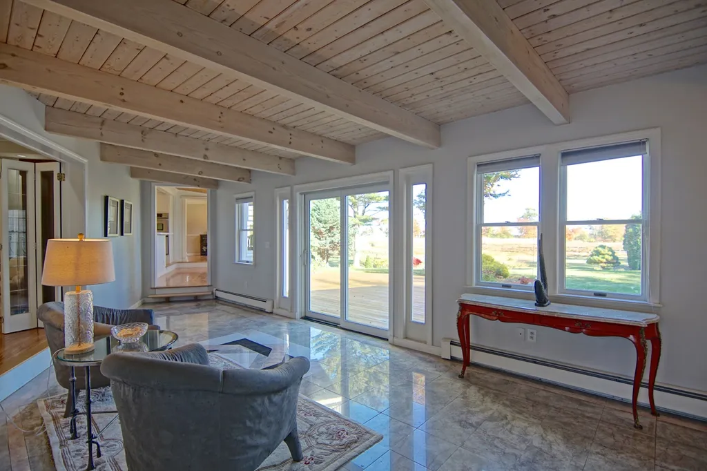 31 Old Locke Road North Hampton NH 03862