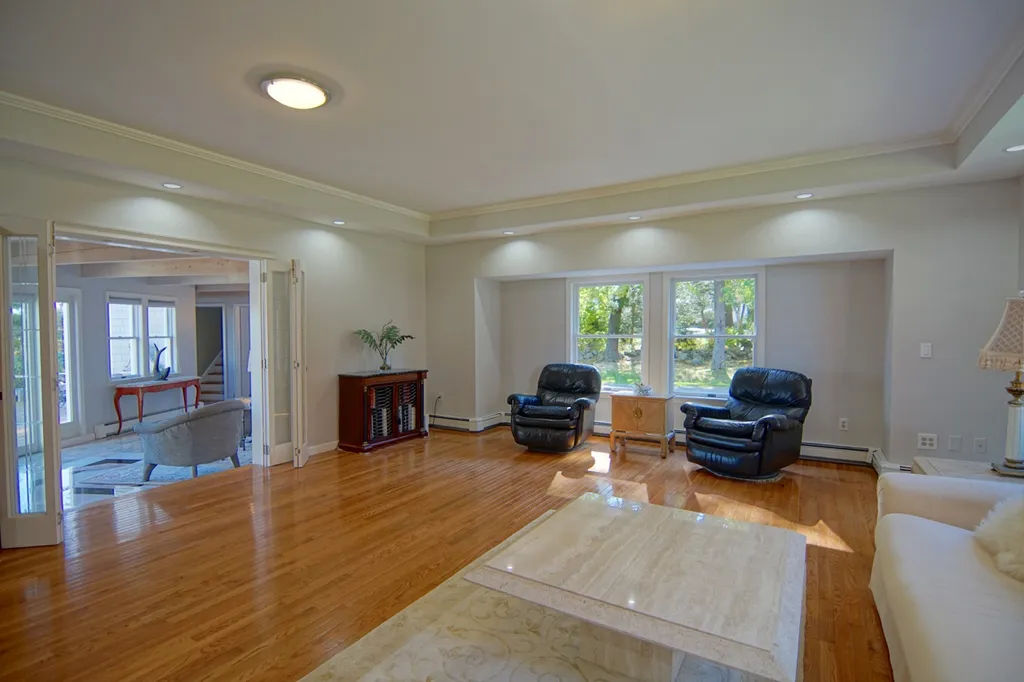 31 Old Locke Road North Hampton NH 03862