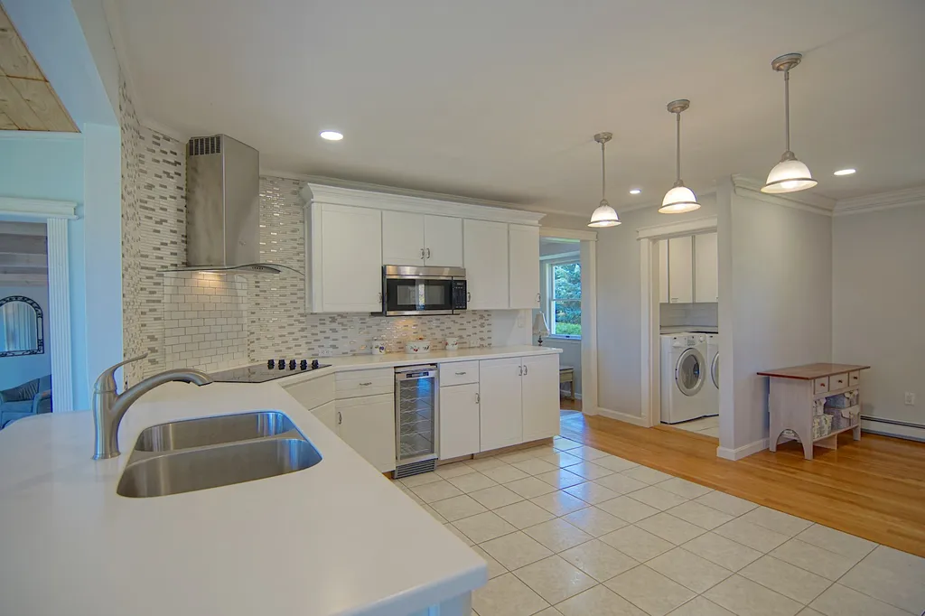 31 Old Locke Road North Hampton NH 03862