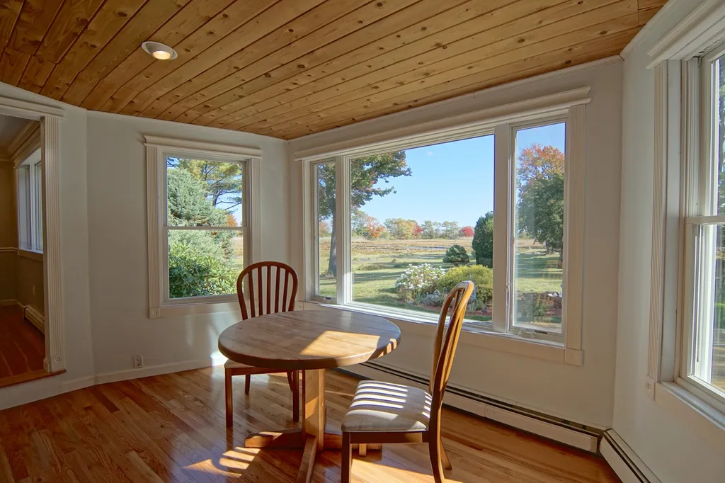 31 Old Locke Road North Hampton NH 03862