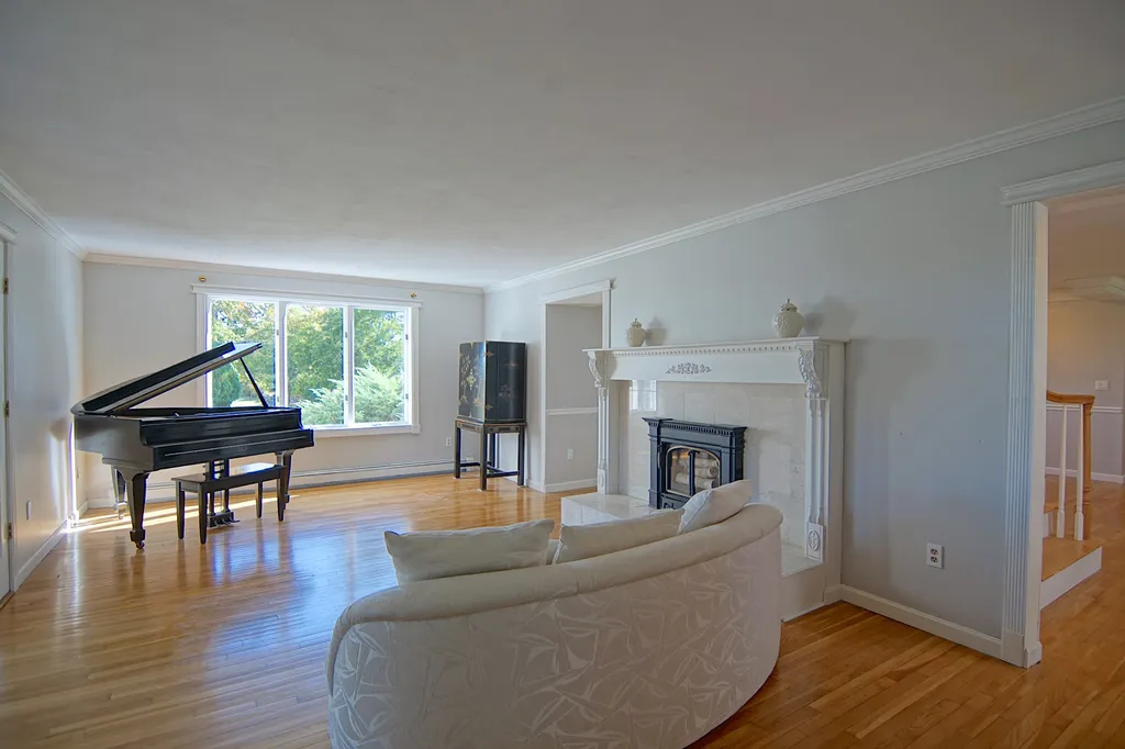 31 Old Locke Road North Hampton NH 03862