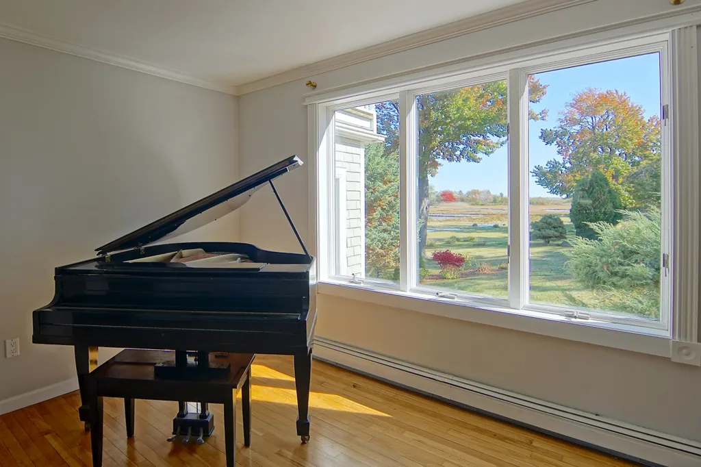 31 Old Locke Road North Hampton NH 03862
