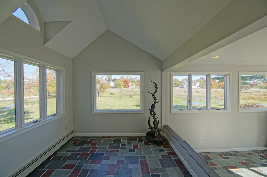 31 Old Locke Road North Hampton NH 03862