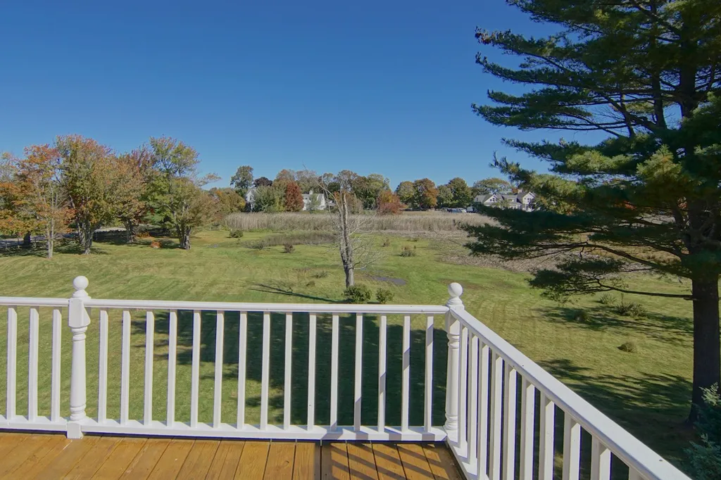 31 Old Locke Road North Hampton NH 03862