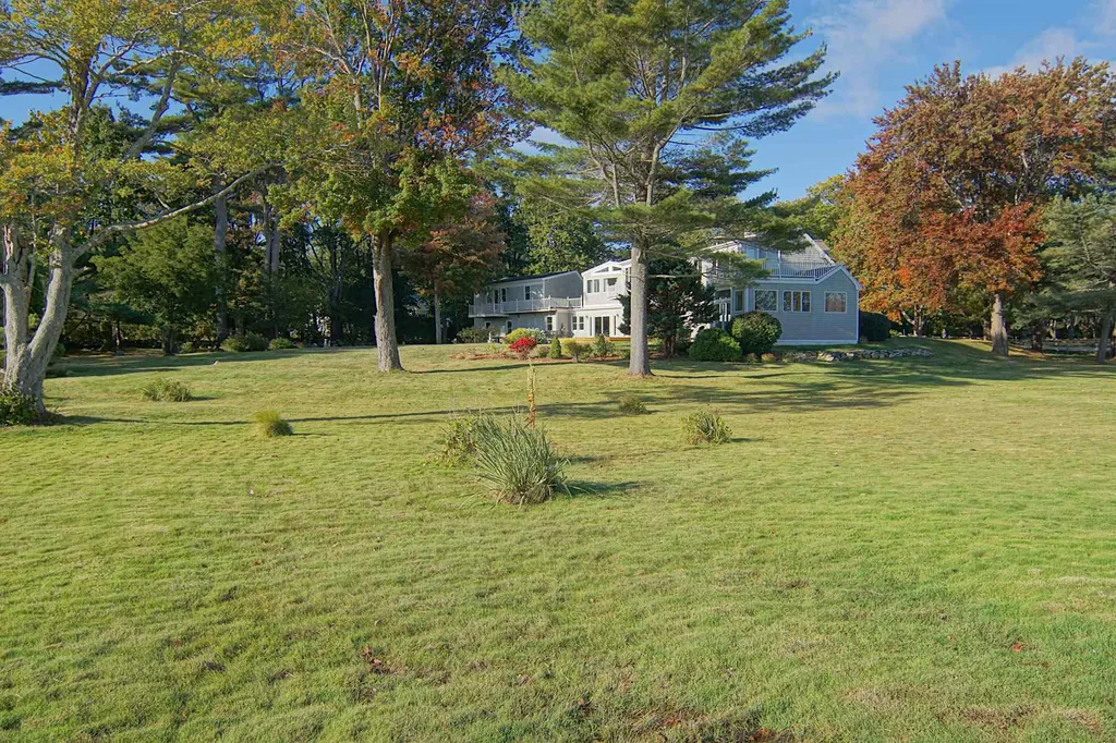 31 Old Locke Road North Hampton NH 03862