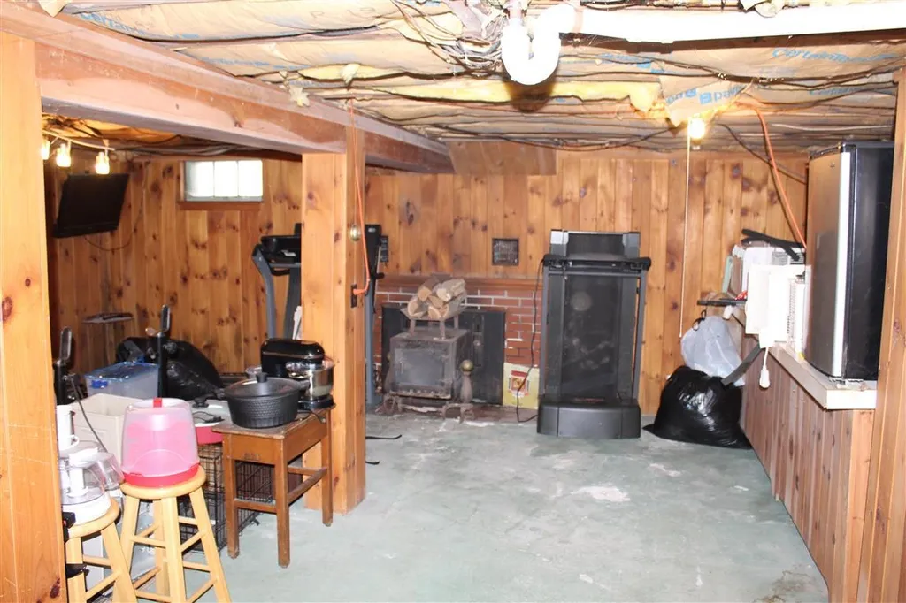 9 Lindy Avenue Claremont NH 03743