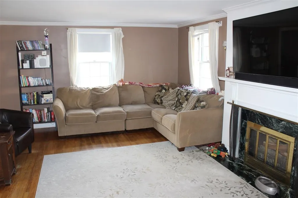 9 Lindy Avenue Claremont NH 03743