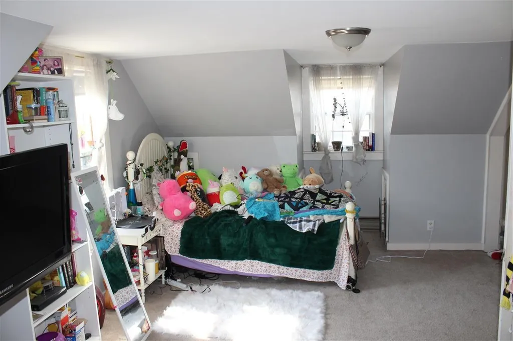 9 Lindy Avenue Claremont NH 03743